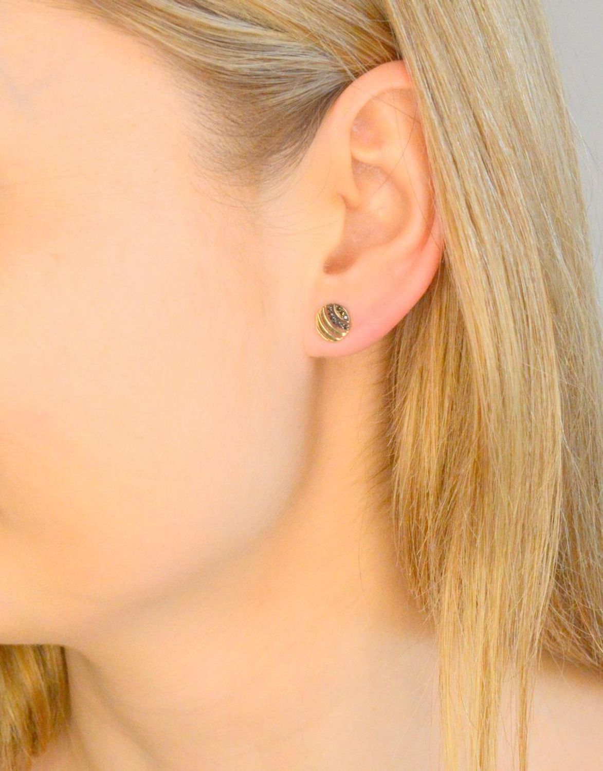 Złote kolczyki damskie 585 okrągłe z czarnymi cyrkoniami KL 8458A.jpg